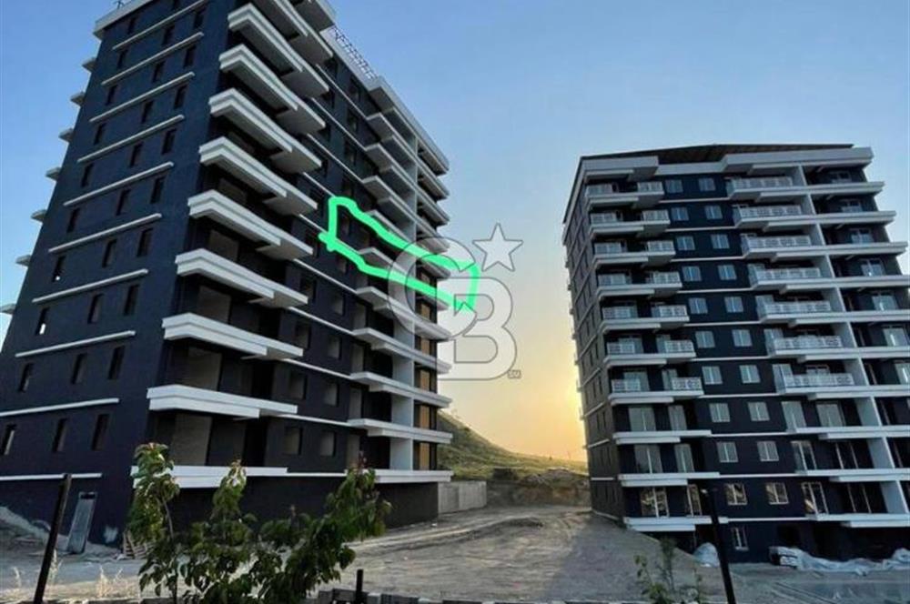 MENEMEN'DE 3+1 HAVUZ CEPHELİ LÜKS DAİRE