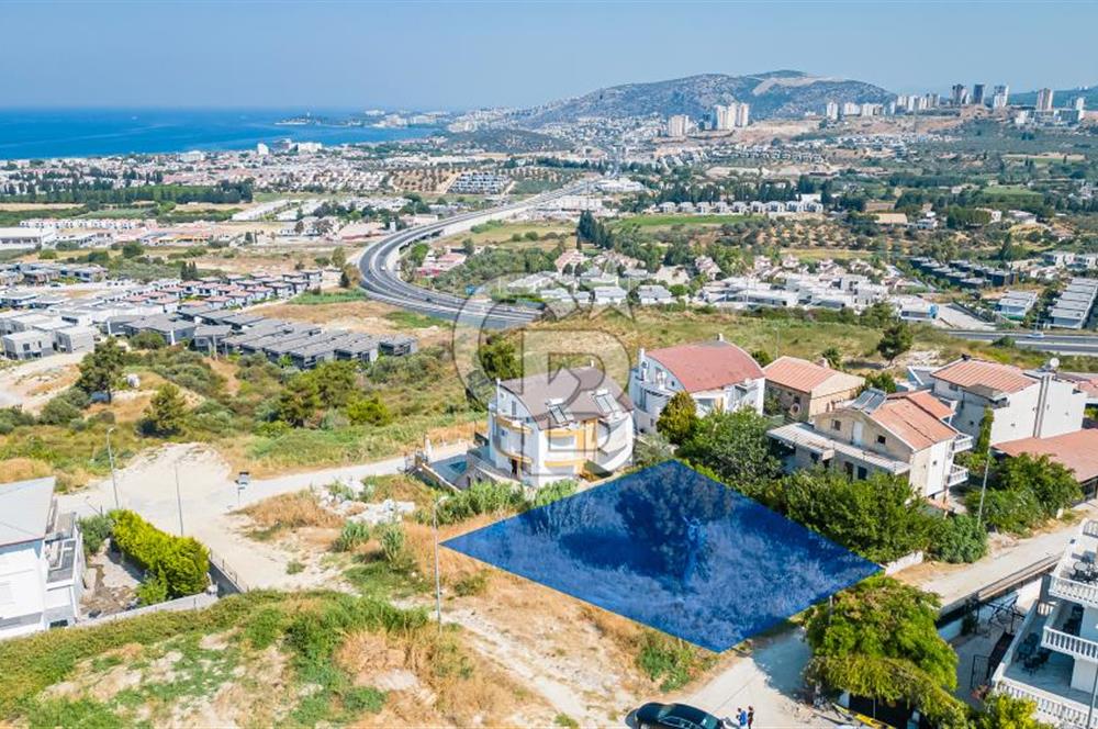 Kuşadası'nda Full Deniz Manzaralı Villa İmarlı Arsa