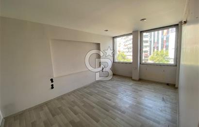 Denizli Bayramyeri Meydanı'nda 220m2 Kiralık İş Yeri (ofis)