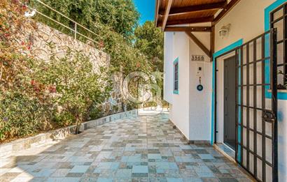 Bodrum Gümüşlük Özel Plajlı Site İçerisinde Köşe Konum Villa