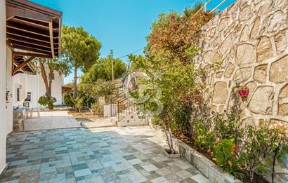 Bodrum Gümüşlük Özel Plajlı Site İçerisinde Köşe Konum Villa