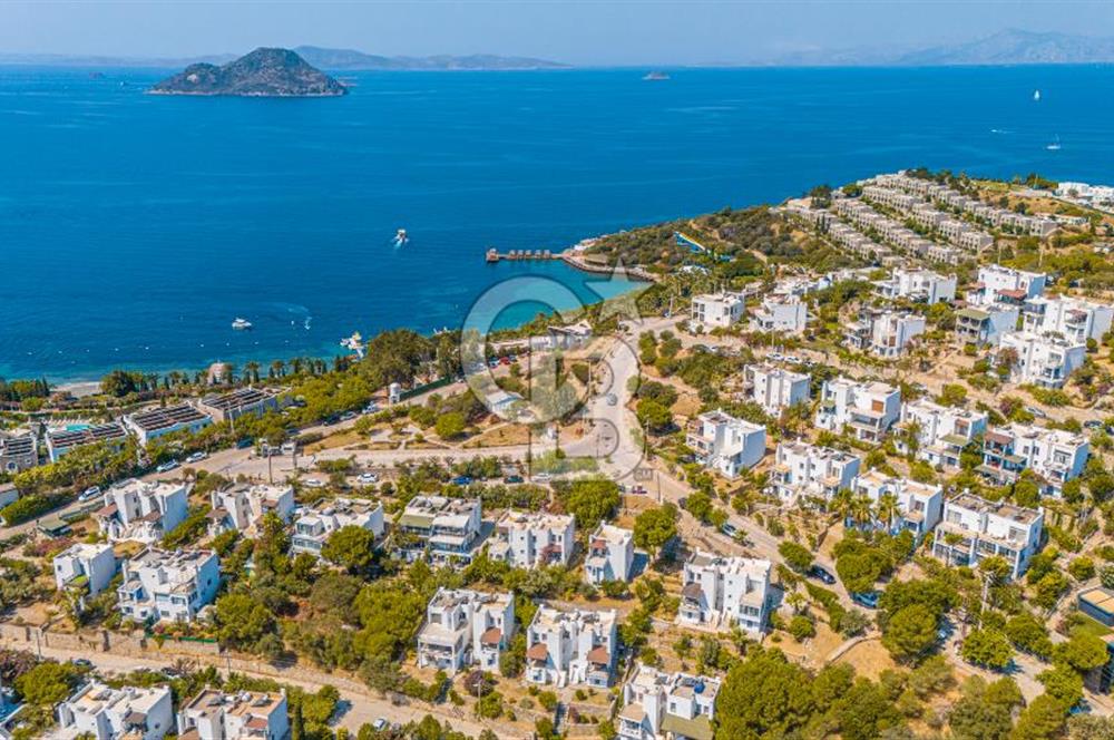 Bodrum Gümüşlük Özel Plajlı Site İçerisinde Köşe Konum Villa