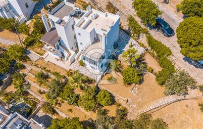 Bodrum Gümüşlük Özel Plajlı Site İçerisinde Köşe Konum Villa