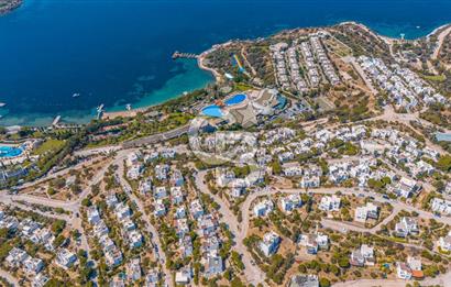 Bodrum Gümüşlük Özel Plajlı Site İçerisinde Köşe Konum Villa