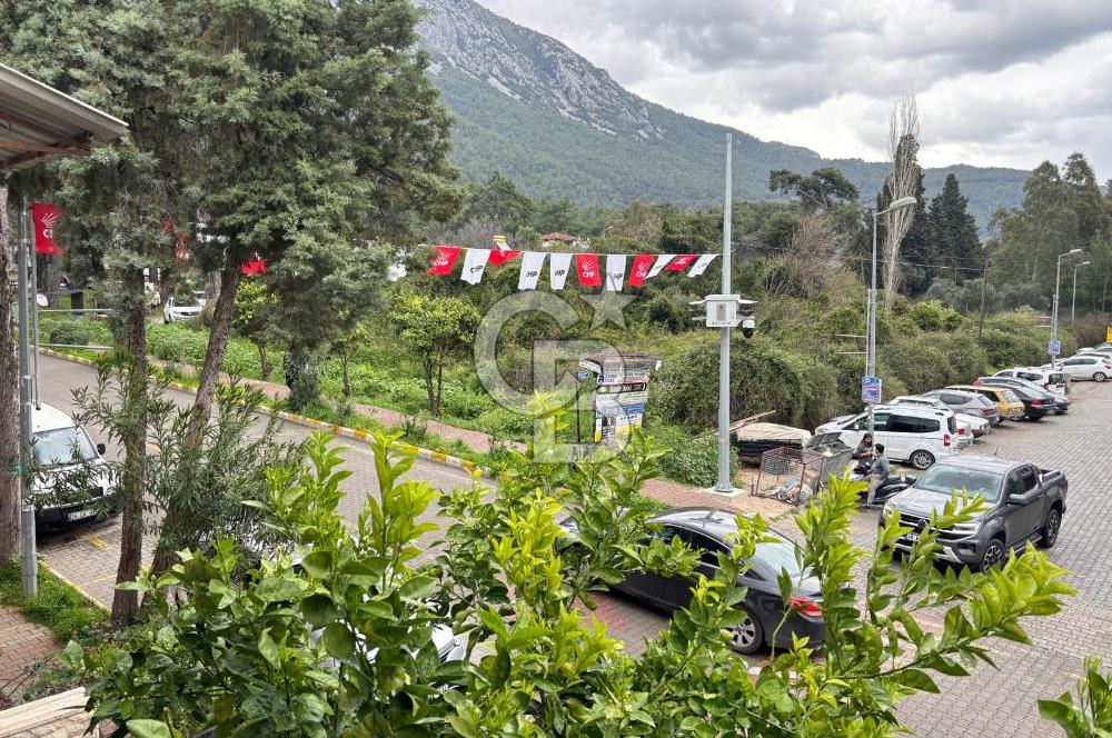 Akyaka’da Satılık İki Daire ve Bir İş Yeri