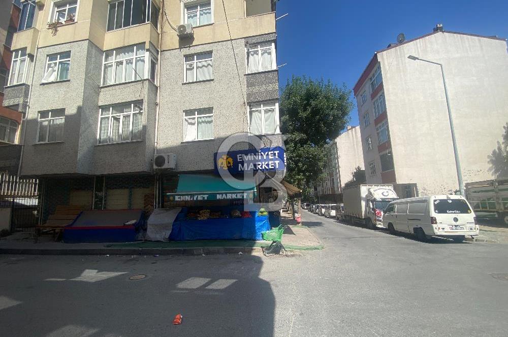 Güneşli de Çift Cepheli Satılık Dükkan