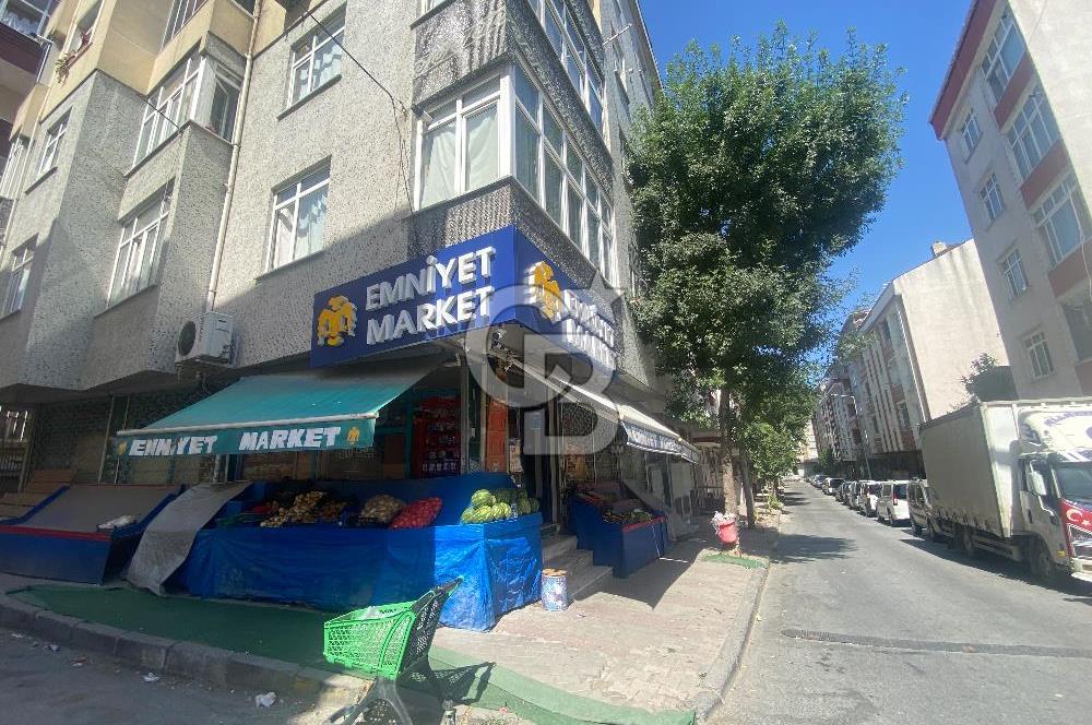 Güneşli de Çift Cepheli Satılık Dükkan