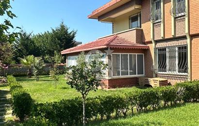 Şile Plajlarına 450 metre Uzaklıkta Bahçeli, Havuzlu 5+1 Villa