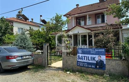 Yeşillikler İçinde, Denize Adımlar Uzaklıkta Satılık Villa