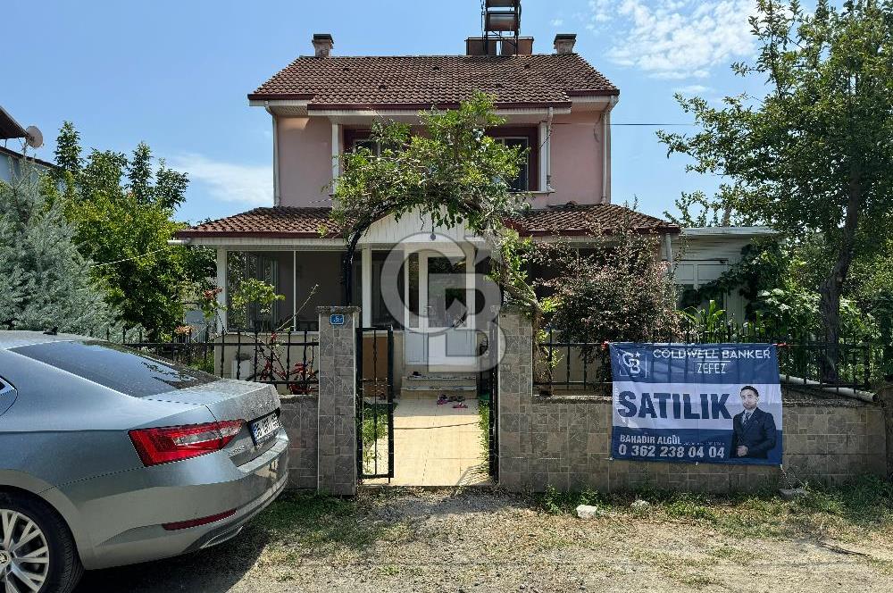 Yeşillikler İçinde, Denize Adımlar Uzaklıkta Satılık Villa