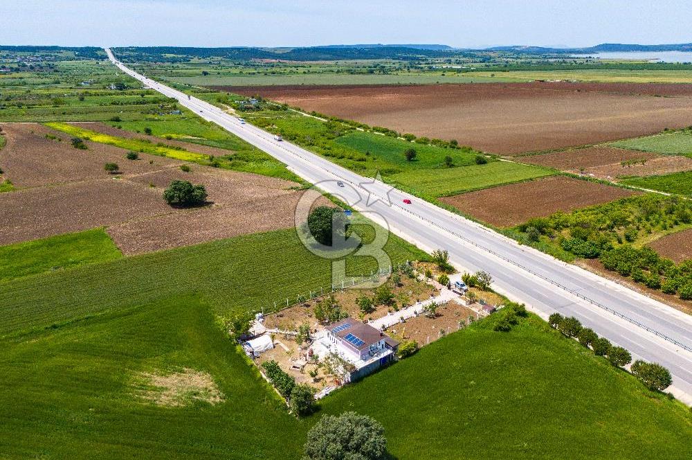 ÇANAKKALE MERKEZ MUSA KÖYDE SATILIK ANAYOLA CEPHE MÜSTAKİL EV