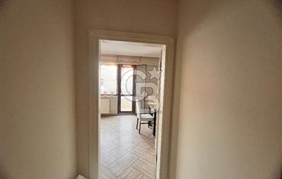 GÖLCÜK ÇARŞIDA 5+1 SATILIK DAİRE