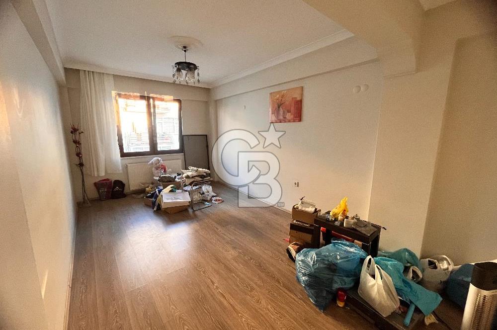 GÖLCÜK ÇARŞIDA 5+1 SATILIK DAİRE