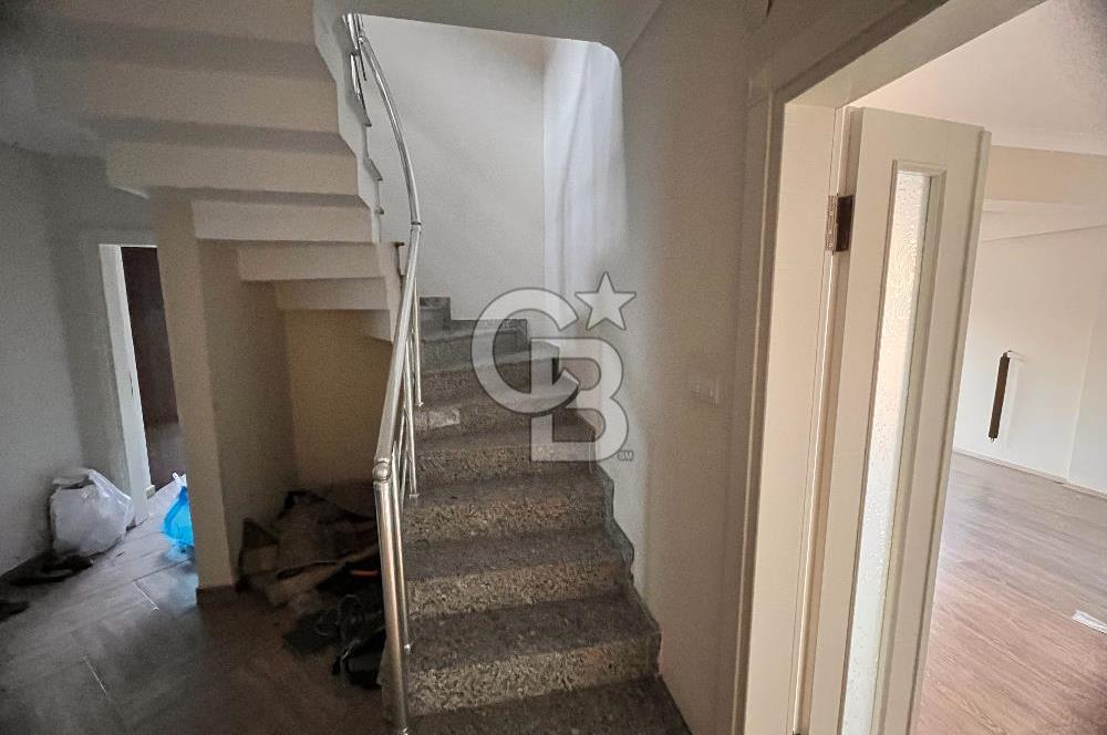 GÖLCÜK ÇARŞIDA 5+1 SATILIK DAİRE