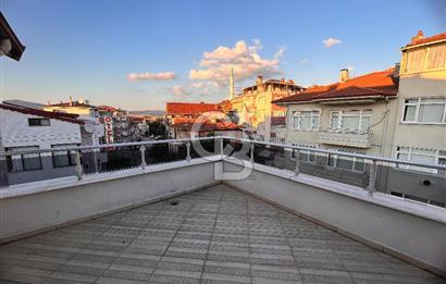 GÖLCÜK ÇARŞIDA 5+1 SATILIK DAİRE