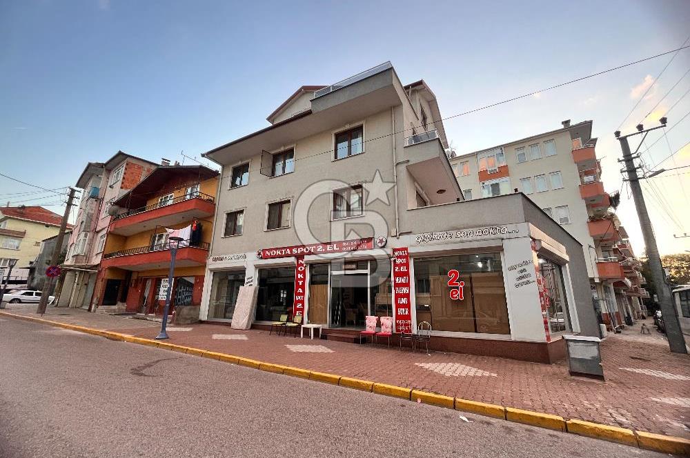 GÖLCÜK ÇARŞIDA 5+1 SATILIK DAİRE