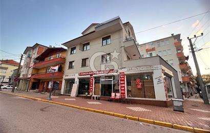 GÖLCÜK ÇARŞIDA 5+1 SATILIK DAİRE