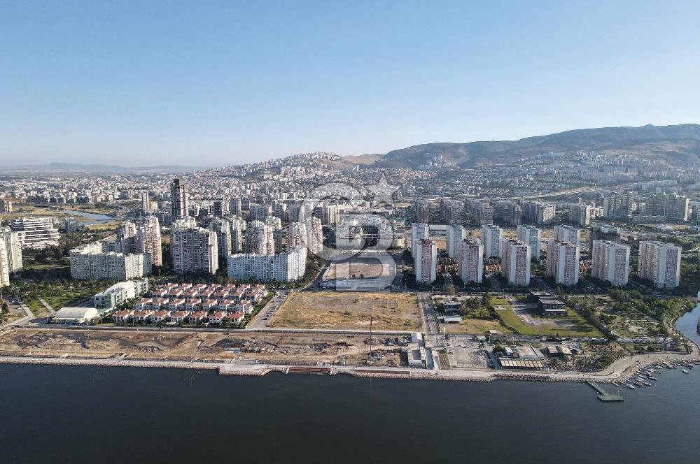 Karşıyaka Atakent Mavişehir Bölgesi Devren Kiralık Dükkan 650 Mt