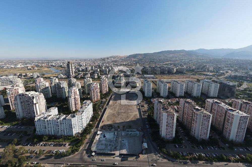 Karşıyaka Atakent Mavişehir Bölgesi Devren Kiralık Dükkan 650 Mt