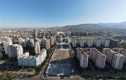 Karşıyaka Atakent Mavişehir Bölgesi Devren Kiralık Dükkan 650 Mt