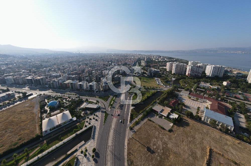 Karşıyaka Atakent Mavişehir Bölgesi Devren Kiralık Dükkan 650 Mt