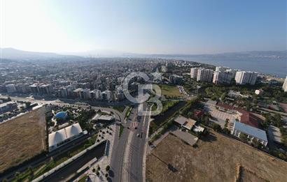 Karşıyaka Atakent Mavişehir Bölgesi Devren Kiralık Dükkan 650 Mt