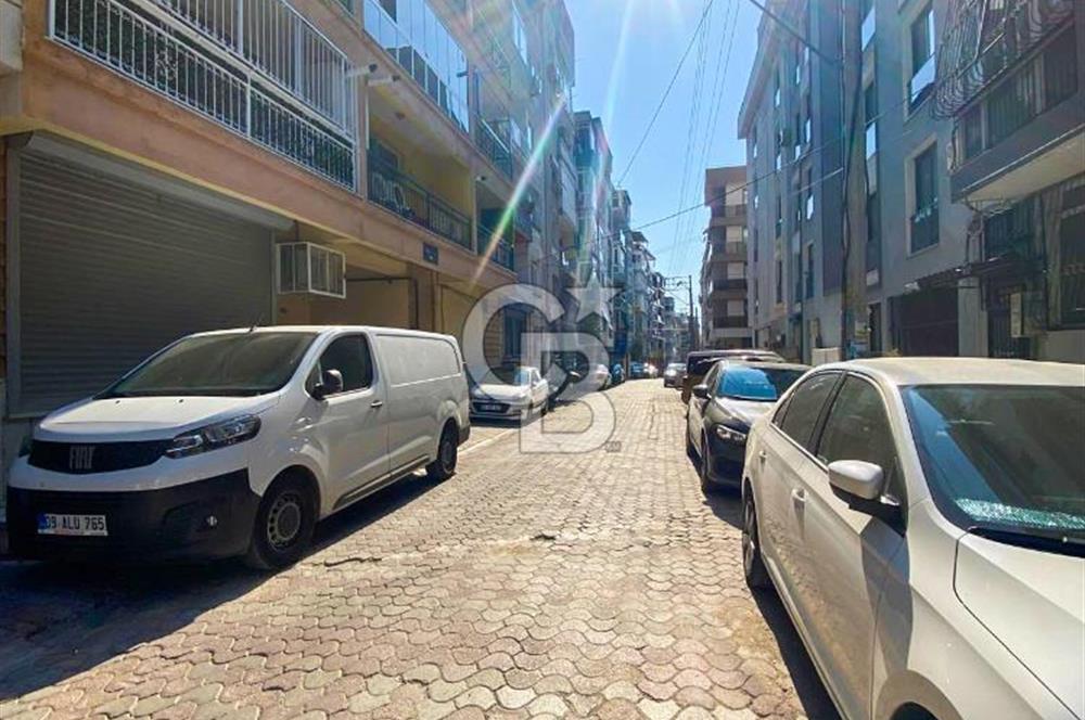 İZMİR KONAK'TA MERKEZİ LOKASYONDA 3+1 EBEVEYN BANYOLU GENİŞ FERAH SATILIK DAİRE