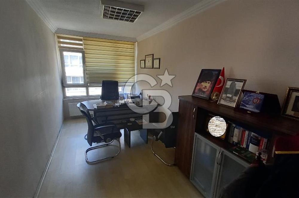 KIZILAY İZMİR CADDESİNDE SATILIK 1+1 OFİS