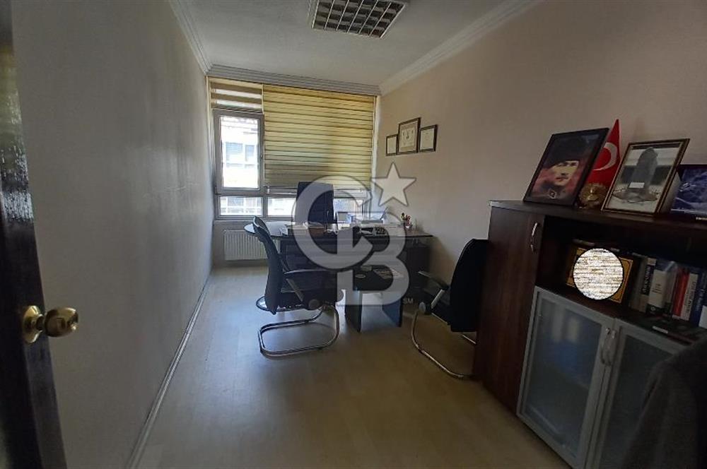 KIZILAY İZMİR CADDESİNDE SATILIK 1+1 OFİS