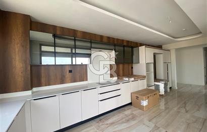 YAŞAMKENTTE BORDO MODERN DE 4+1 SATILIK DAİRE