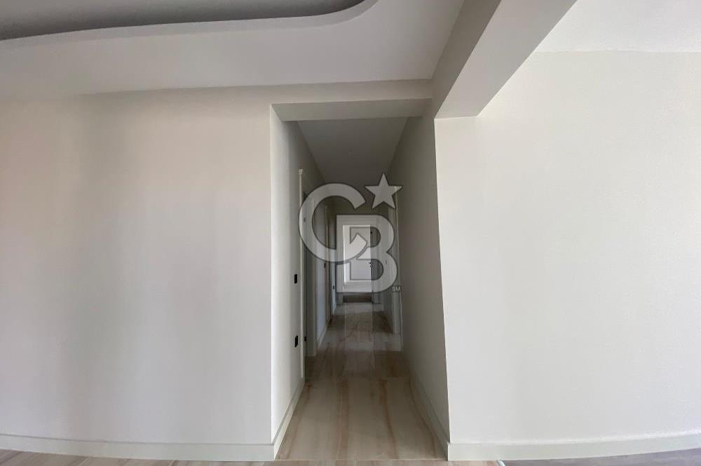 YAŞAMKENTTE BORDO MODERN DE 4+1 SATILIK DAİRE