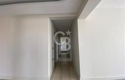 YAŞAMKENTTE BORDO MODERN DE 4+1 SATILIK DAİRE