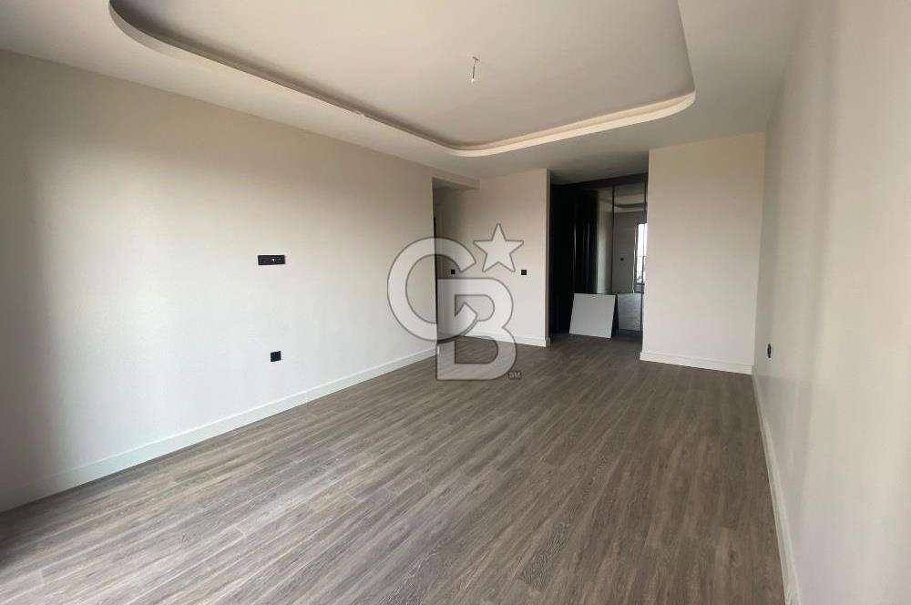 YAŞAMKENTTE BORDO MODERN DE 4+1 SATILIK DAİRE