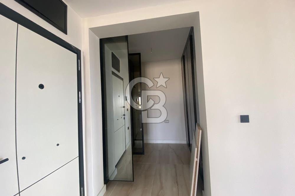 YAŞAMKENTTE BORDO MODERN DE 4+1 SATILIK DAİRE