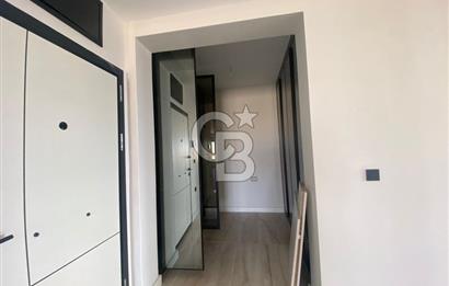 YAŞAMKENTTE BORDO MODERN DE 4+1 SATILIK DAİRE