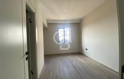 YAŞAMKENTTE BORDO MODERN DE 4+1 SATILIK DAİRE