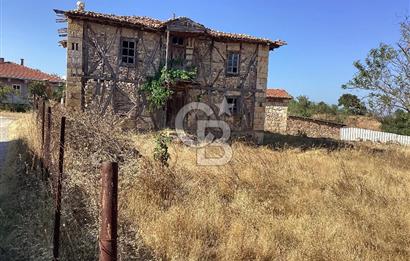 KOYUNYERİ KÖYÜNDE YILLARA MEYDAN OKUYAN TAŞ EV İMARLI ARSA