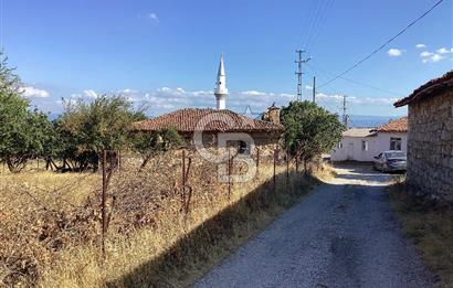 KOYUNYERİ KÖYÜNDE YILLARA MEYDAN OKUYAN TAŞ EV İMARLI ARSA