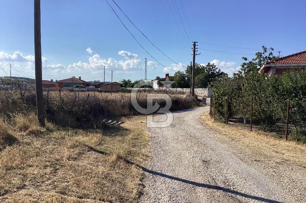 KOYUNYERİ KÖYÜNDE YILLARA MEYDAN OKUYAN TAŞ EV İMARLI ARSA