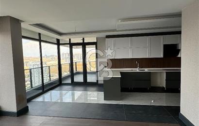 ÇAKIRLARDA 20. KATTA TERASINDA HAVUZ BULUNAN 4+1 VIP DAİRE