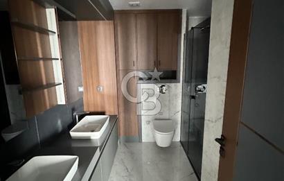 ÇAKIRLARDA 20. KATTA TERASINDA HAVUZ BULUNAN 4+1 VIP DAİRE