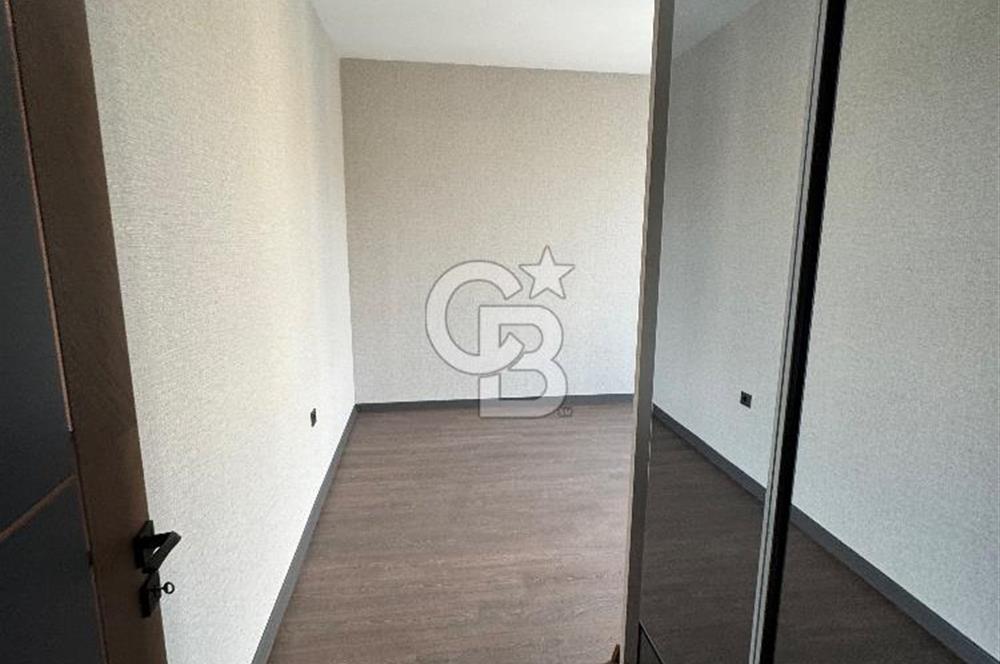 ÇAKIRLARDA 20. KATTA TERASINDA HAVUZ BULUNAN 4+1 VIP DAİRE