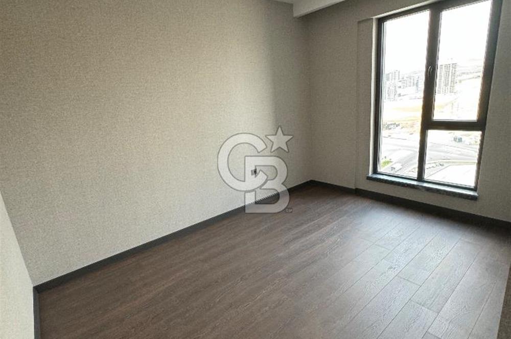 ÇAKIRLARDA 20. KATTA TERASINDA HAVUZ BULUNAN 4+1 VIP DAİRE