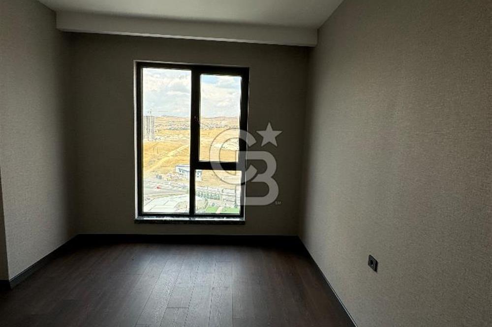 ÇAKIRLARDA 20. KATTA TERASINDA HAVUZ BULUNAN 4+1 VIP DAİRE