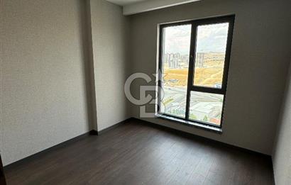 ÇAKIRLARDA 20. KATTA TERASINDA HAVUZ BULUNAN 4+1 VIP DAİRE