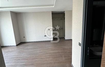 ÇAKIRLARDA 20. KATTA TERASINDA HAVUZ BULUNAN 4+1 VIP DAİRE