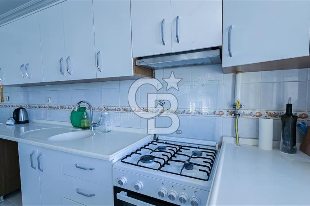 Kuşadası Merkezde 3+1 Kiralık Doğalgazlı Daire