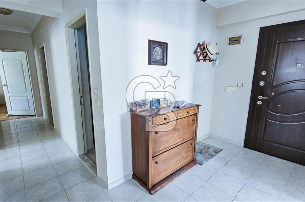 Kuşadası Merkezde 3+1 Kiralık Doğalgazlı Daire