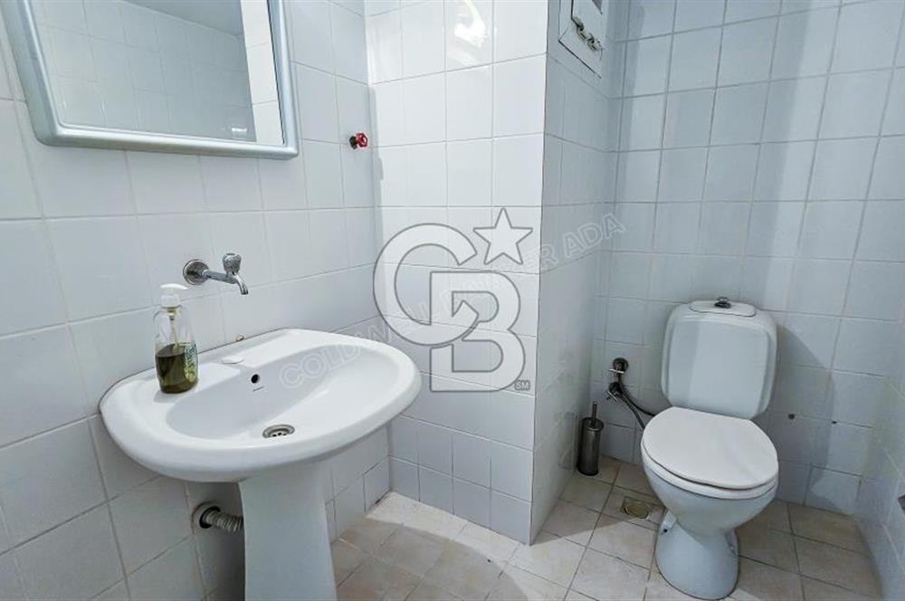 Kuşadası Merkezde 3+1 Kiralık Doğalgazlı Dairee