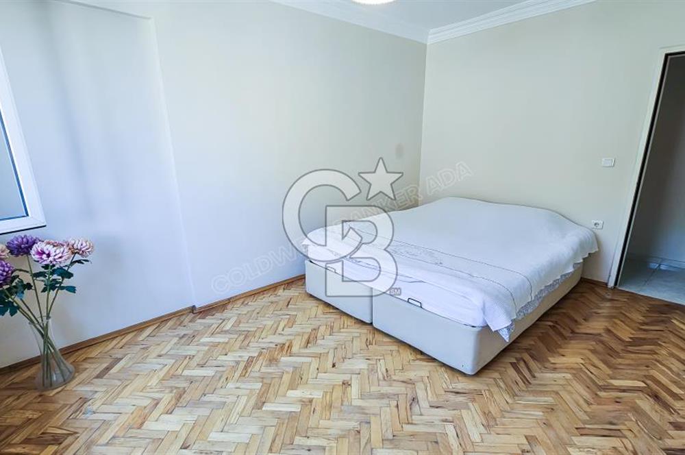 Kuşadası Merkezde 3+1 Kiralık Doğalgazlı Dairee